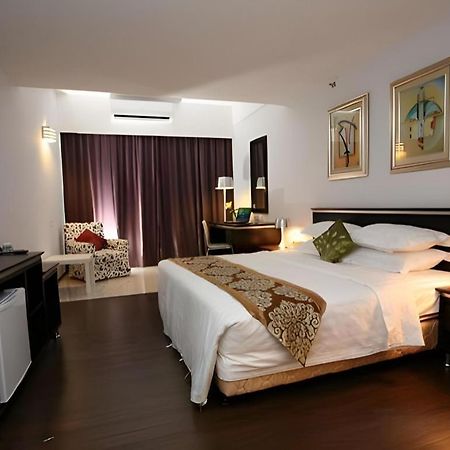Ritz Garden Hotel Ipoh Buitenkant foto
