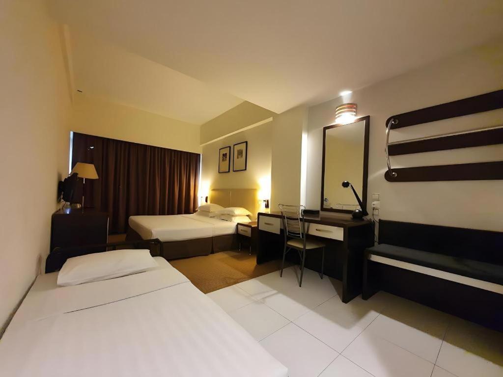 Ritz Garden Hotel Ipoh Buitenkant foto