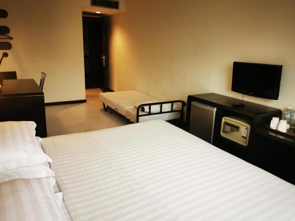 Ritz Garden Hotel Ipoh Buitenkant foto