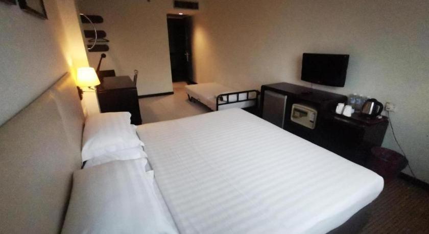 Ritz Garden Hotel Ipoh Buitenkant foto