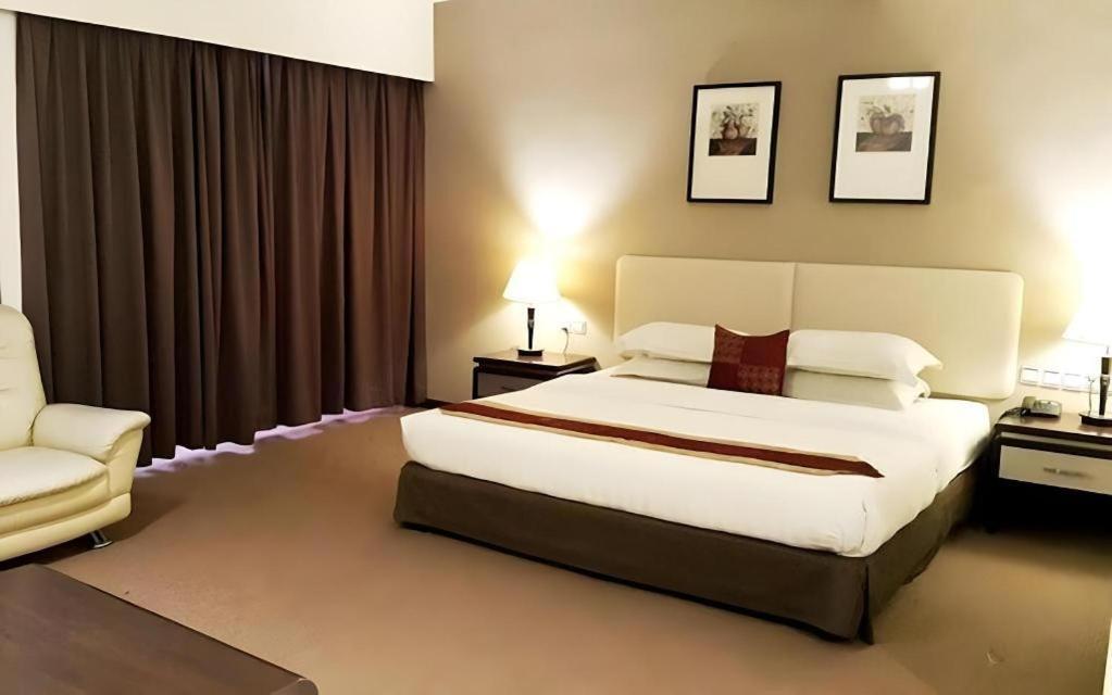 Ritz Garden Hotel Ipoh Buitenkant foto