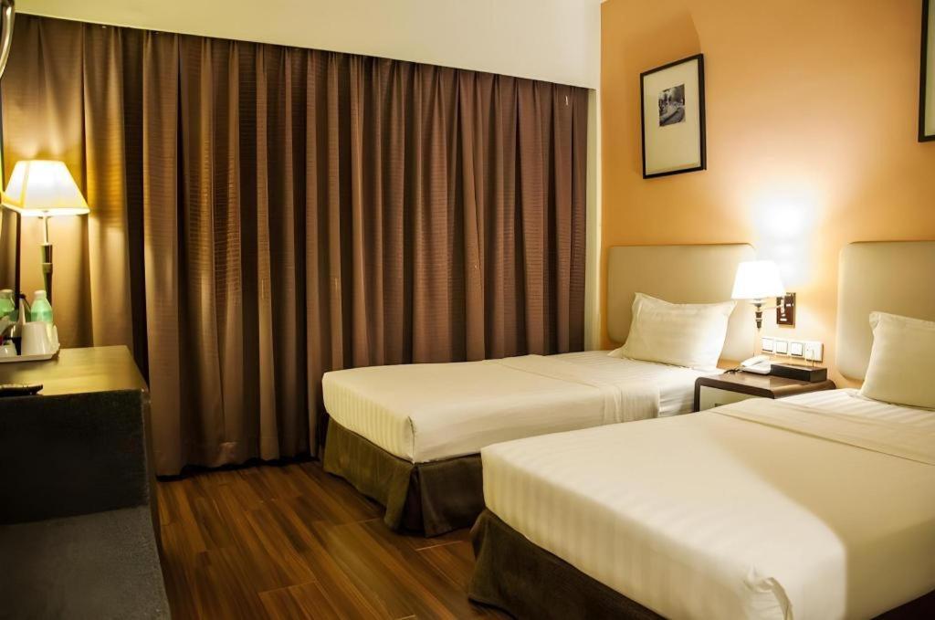 Ritz Garden Hotel Ipoh Buitenkant foto