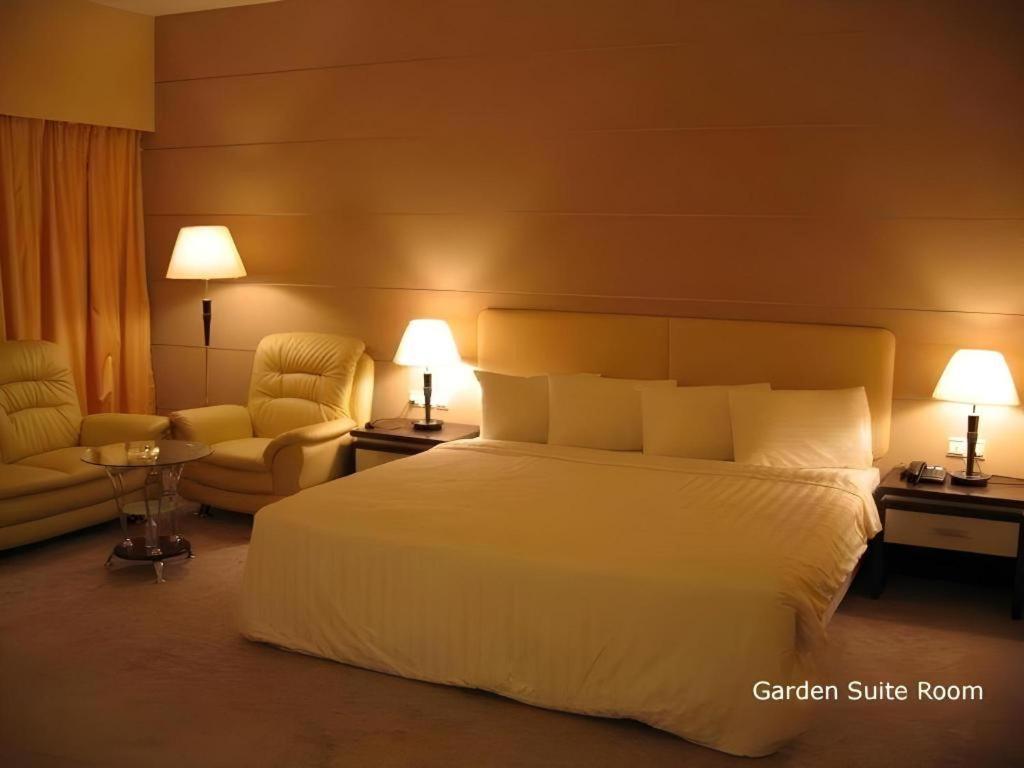 Ritz Garden Hotel Ipoh Buitenkant foto